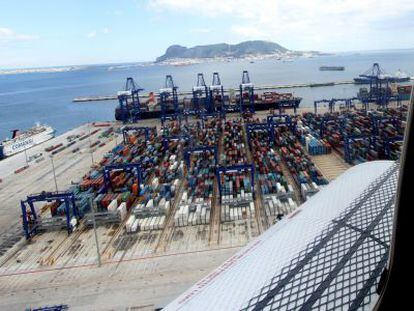 Vista a&eacute;rea del puerto de Algeciras. 