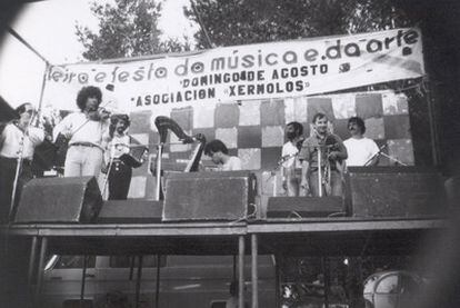 El grupo Milladoiro en una de las primeras ediciones del festival de Pardiñas, a principios de los ochenta. La foto pertence a la asociación Xermolos.
