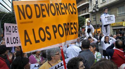 Manifestaci&oacute;n contra la pobreza por las calles de Valencia en octubre de 2010. 