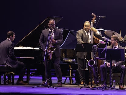 Wynton Marsalis durante una presentación con Jazz at Lincoln Center Orchestra en la Alhóndiga de Granaditas por el Festival Cervantino, el jueves pasado en Guanajuato (México).