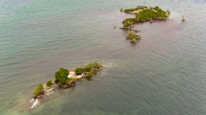 Pequeñas islas del archipiélago de San Bernardo, al norte de Colombia.
