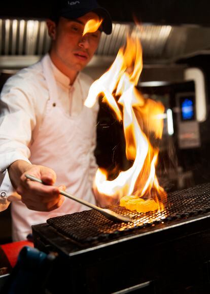 Embers are an essential element in the Colombian chef's kitchen, both in their salty and sweet versions.