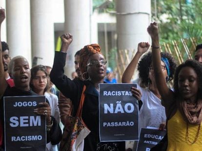 Manifestación en la PUC-Río contra el racismo.