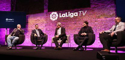 De izquierda a derecha, algunas de las personalidades que componen el elenco de LaLigaTV: Graham Hunter, Gustavo Poyet, Simon Hanley, Mauricio Pochettino, que participó como invitado especial, y Guillem Balagué.
