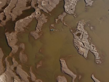 Uno de los brazos principales del río Paraná, totalmente seco. Estamos ante la peor bajante de los últimos 77 años. Según indica el INTA (Instituto Nacional del Agua), la situación se agravará en los próximos meses.