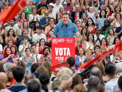 Pedro Sánchez, durante el mitin de cierre de campaña del PSOE, el viernes en Getafe (Madrid).