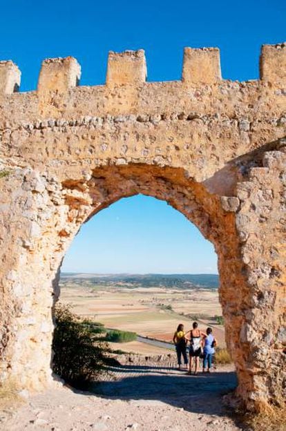La puerta califal del castillo de Gormaz (Soria).