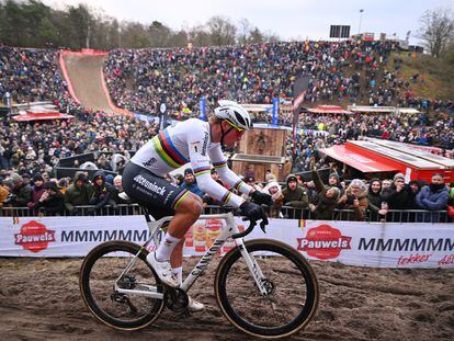 Van der Poel, en el ciclocross de Zonhoven, en Bélgica, el 7 de enero.