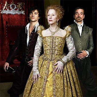 De izquierda a derecha, Hugh Dancy, Helen Mirren y Jeremy Irons.