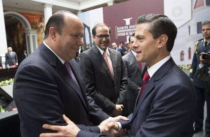 C&eacute;sar Duarte saluda al presidente Enrique Pe&ntilde;a Nieto.
