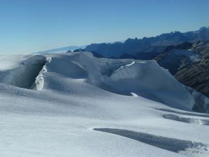 Los glaciares dejan, al retroceder, numerosos lagos fuera de control