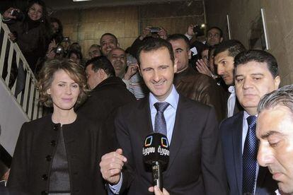 Asma el Asad, junto a su esposo en febrero en Damasco.