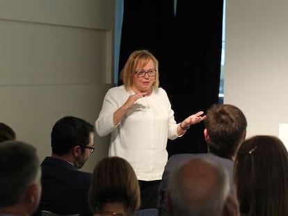 La investigadora Rosa Men&eacute;ndez, durante la clase magistral que imparti&oacute; ayer en la sede de CincoD&iacute;as, donde recibi&oacute; el premio elTalento experto.