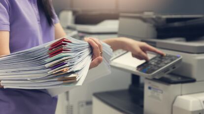 Cómo imprimir en color a precios de blanco y negro