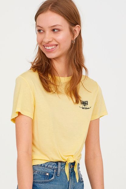 De algodón, en amarillo, esta es de H&M (9,99 euros).
