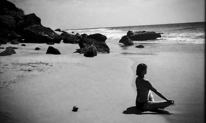 Yoga en Varkala, India. EL PAÍS RETINA recuerda la convenienia de usar protector solar