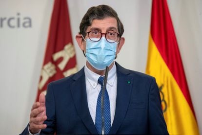 El consejero de Salud de Murcia, Manuel Villegas, durante durante una rueda de prensa el 20 de enero.