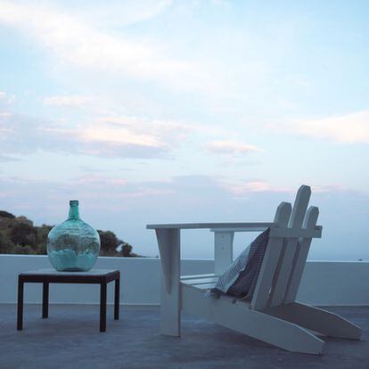 Terraza del hotel Kamaroti Suites, en la isla griega de Sifnos.