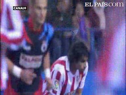Atlético y Racing firman un gélido empate en el Calderón. <strong><a href="http://www.elpais.com/buscar/liga-bbva/videos">Vídeos de la Liga BBVA</a></strong>
