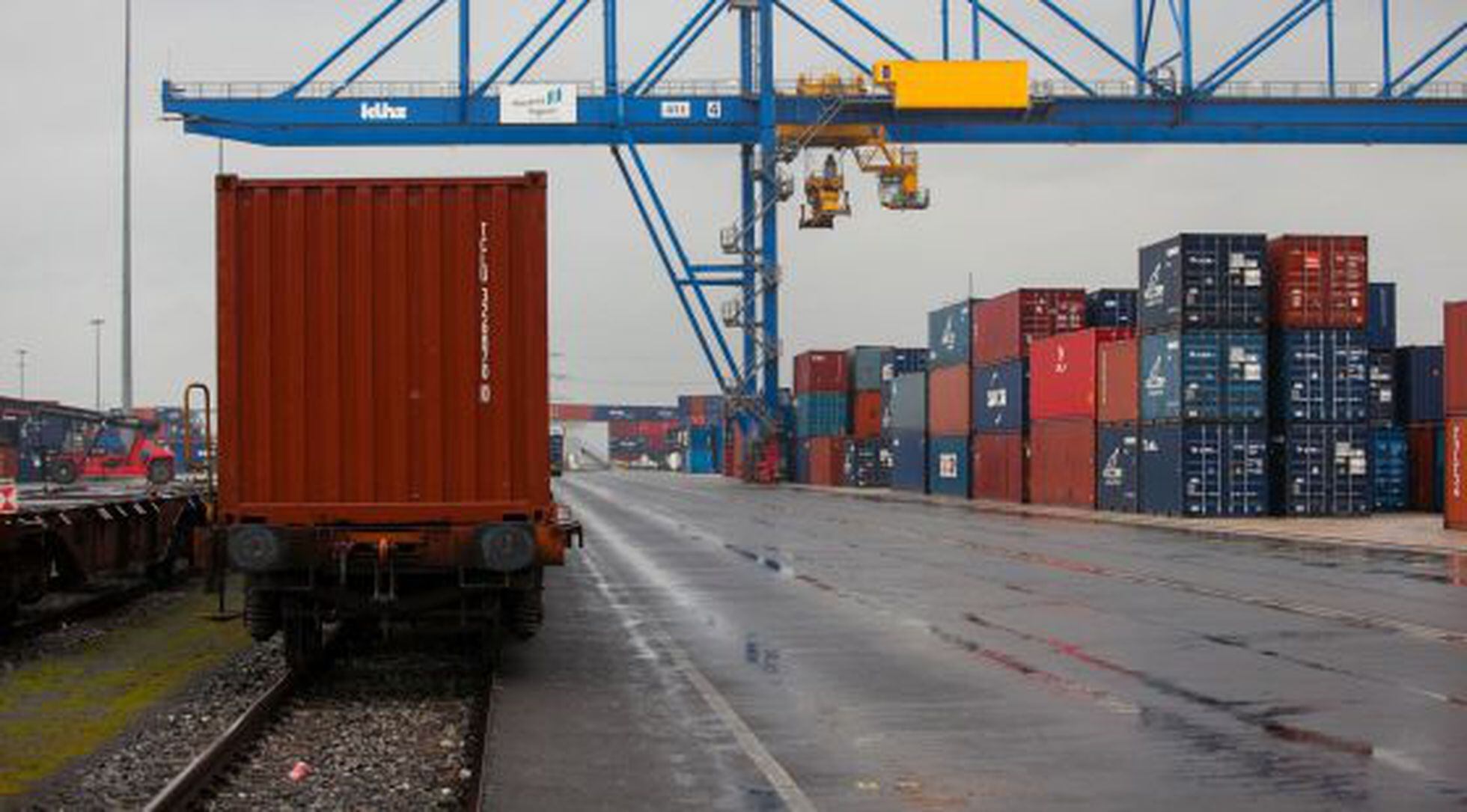 El turismo reduce el déficit exterior acumulado hasta