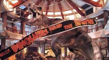Fotograma de la película 'Parque Jurásico', uno de los pocos espacios en los que convivieron humanos y dinosaurios
