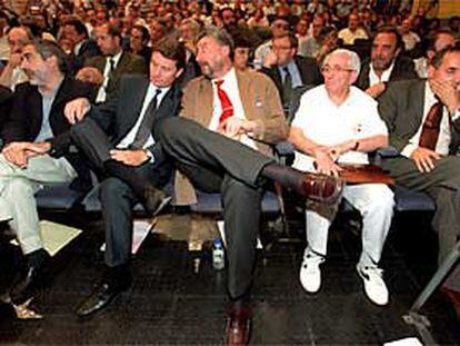 Antonio Gutiérrez, José María Fidalgo, Marcelino Camacho, los tres secretarios que ha tenido CC OO, de izquierda a derecha, en el centro.