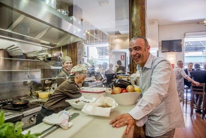 Angelo Loi abrió en 2009 La Tavernetta Trattoria, un restaurante que presume de su cocina sarda y siciliana con recetas familiares.
