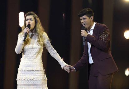 Amaia y Alfred, en un ensayo de Eurovisión.