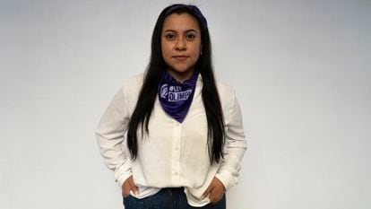 Entrevista a Olimpia Coral Melo la activista que impulsó la ley contra la ciber violencia sexual y el ciber acoso hoy conocida como la ´Ley Olimpia´ surgió a consecuencia de la difusión de un video íntimo a través de una red social, por parte de la expareja sentimental a forma de venganza, sin su consentimiento, esto en el Estado de Puebla. 