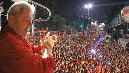 Lula da Silva, en la manfiestación celebrada en la Avenida Paulista, el viernes, en São Paulo.