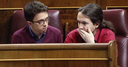 Íñigo Errejón y Pablo Iglesias, en el Congreso.