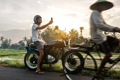 Fotografiando arrozales al amanecer en la isla de Bali (Indonesia). 