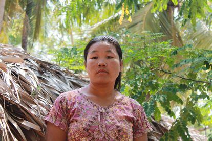 Thwet Thwet Win ha prometido ser la última en abandonar la aldea de la que ya han huido medio centenar de familias.