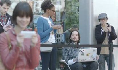 Samsung toma el pelo a los clientes de Apple en un vídeo.