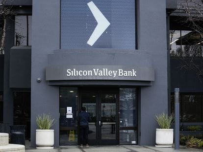 Oficina de Silicon Valley Bank en Santa Clara, California. Philip Pacheco/Bloomberg