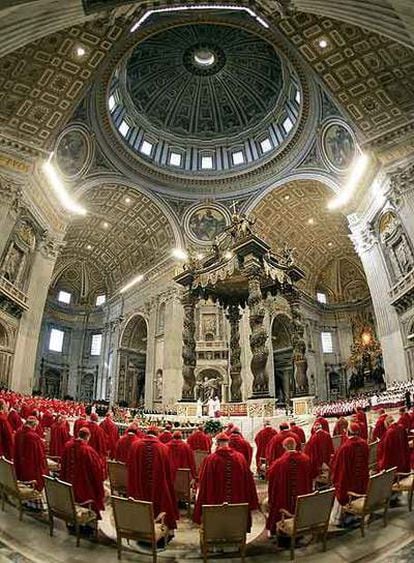 El poderío económico de la Iglesia católica se refleja en sus edificios y en sus cuentas corrientes.