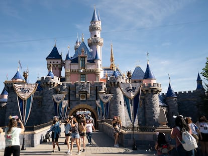 El castillo de Disney en el parque de Anaheim, que abrió sus puertas en 1955.