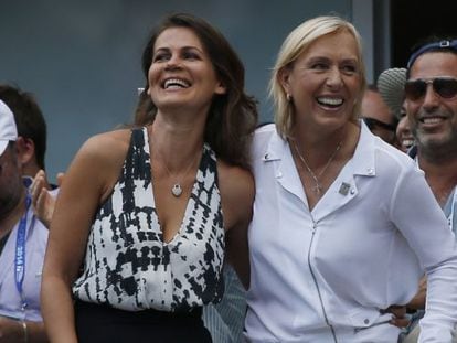 Martina Navratilova y, a la izquierda, Julia Lemigova, en el pasado US Open.