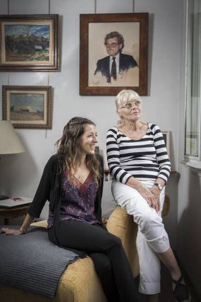 Diana Coromines (izquierda) y Tessa Calders, nieta e hija de Pere Calders.