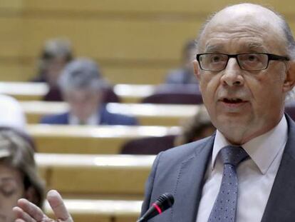 El ministro de Hacienda, Cristóbal Montoro, en una de sus últimas comparecencias en el Senado. 