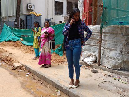 Mujeres en una calle de la ciudad de Bangalore, esta semana en la India.