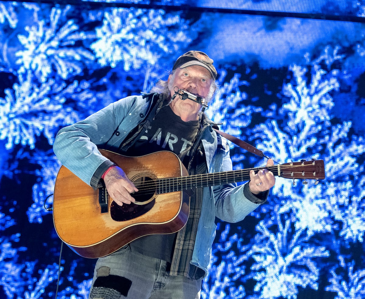 Neil Young vuelve a Spotify: mucha alegría y también mucha tristeza | Cultura