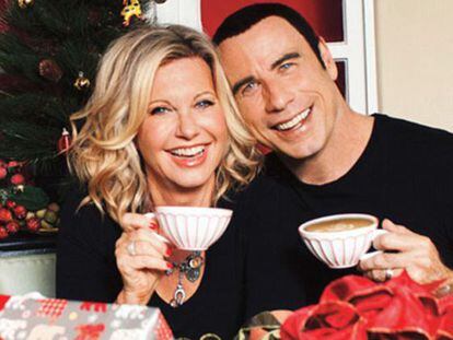 Olivia Newton-John y John Travolta en la portada de su nuevo disco navide&ntilde;o