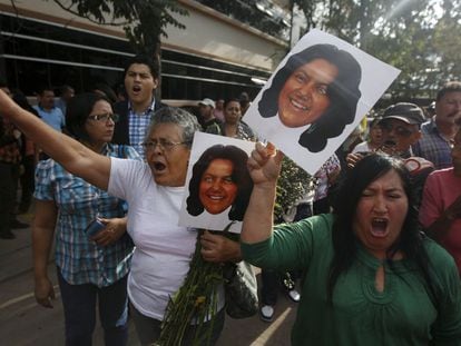 Marcha en repulsa del asesinato de Cáceres, el jueves en Tegucigalpa.