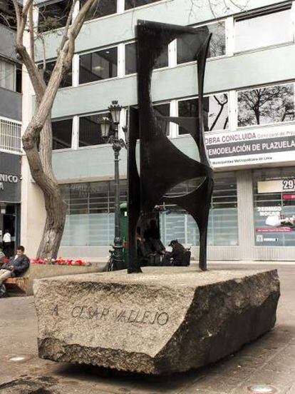 Escultura de Jorge Oteiza en Lima.