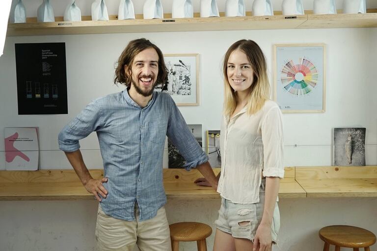Alberto Zanrosso y Ella Galt, fundadores de Bear On Bike, brindaron clases de cocina gratis para continuar con su negocio y mantener el contacto social.