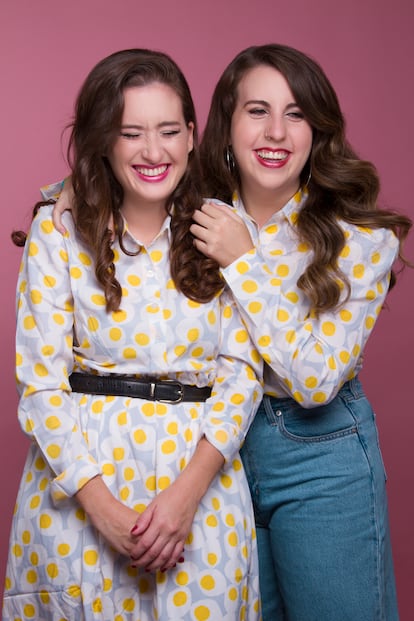 Victoria Martín y Carolina Iglesias, creadores del podcast 'Estirando el chicle'.