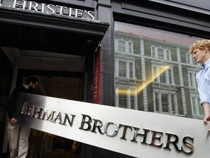 El cartel metálico de Lehman Brothers entra en Christie's para ser subastado