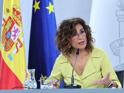 María Jesús Montero, en el Palacio de La Moncloa, en la rueda de prensa posterior al Consejo de Ministros, a inicios de octubre.