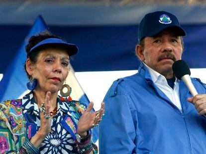 El presidente de Nicaragua, Daniel Ortega, y su esposa, la vicepresidenta Rosario Murillo, en 2018.